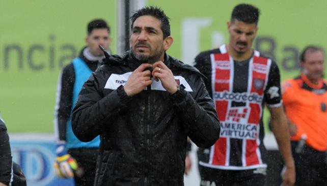 La Calera anuncia al reemplazante de Meneghini: Walter Coyette es nuevo DT de los 'cementeros'