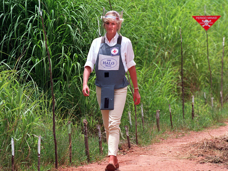 Imagen de Diana de Gales en Angola en 1997