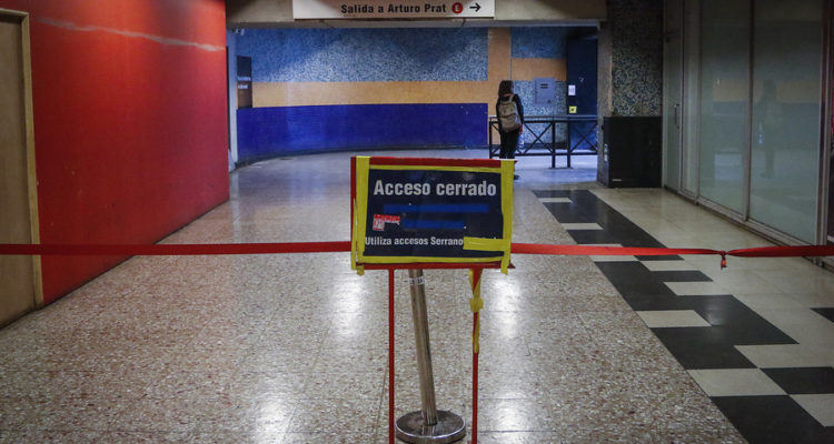 Estaciones de Metro parcialmente cerradas | Sebastián Beltrán | Agencia Uno