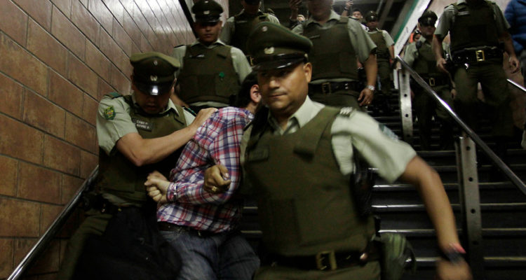 Detenido durante evasión en el Metro | Mauricio Mendez | Agencia Uno