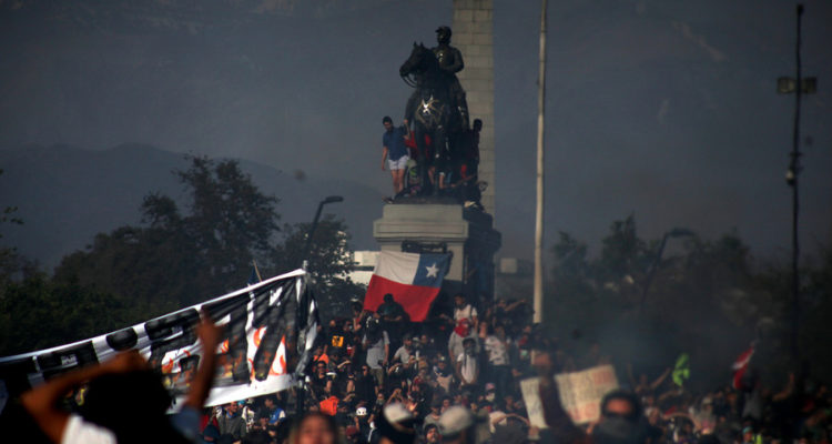 Manifestantes en Santiago Centro | Agencia Uno