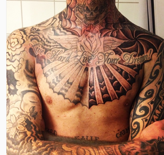 Tatuajes de Robert en 2013