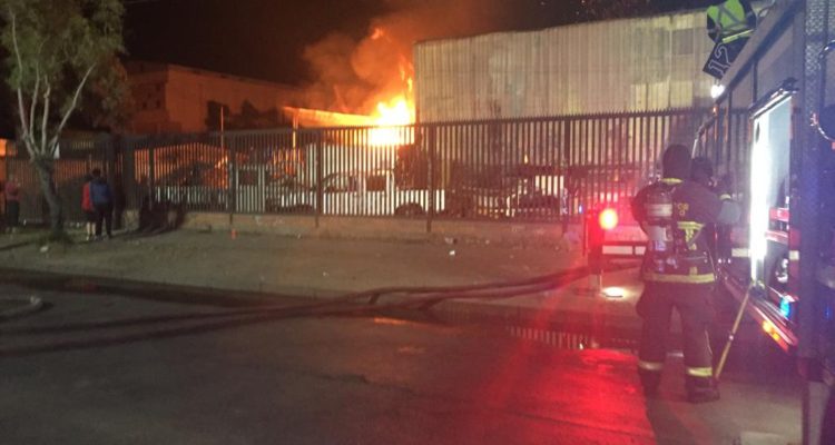 bodega-de-abarrotes-result-totalmente-destruida-tras-incendio-en-pudahuel-750x400.jpg