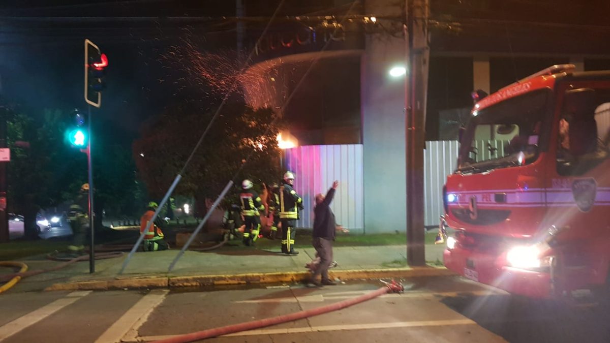 incendio-afecta-a-caja-de-compensacion-la-araucana-en-los-angeles-2-1200x675.jpeg