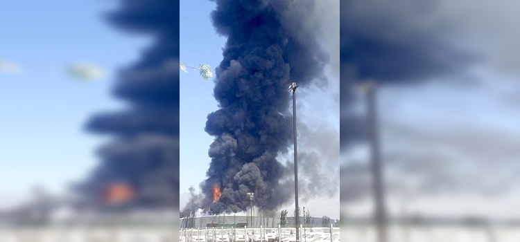 incendio-genera-gran-columna-de-humo-a-un-costado-del-aeropuerto-de-santiago-1.jpg