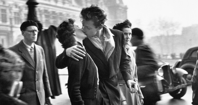 ©Robert Doisneau, detalle de El beso del Hotel de Ville, Paris 1950