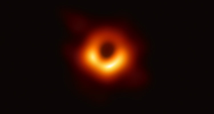 Primera imagen de un agujero negro | Colaboración EHT
