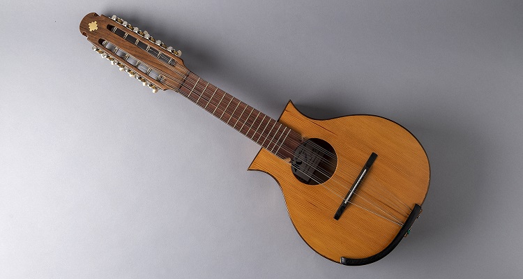 Bandola aymara, modelo Kantati de 12 cuerdas, foto de Macarena Achurra (c)