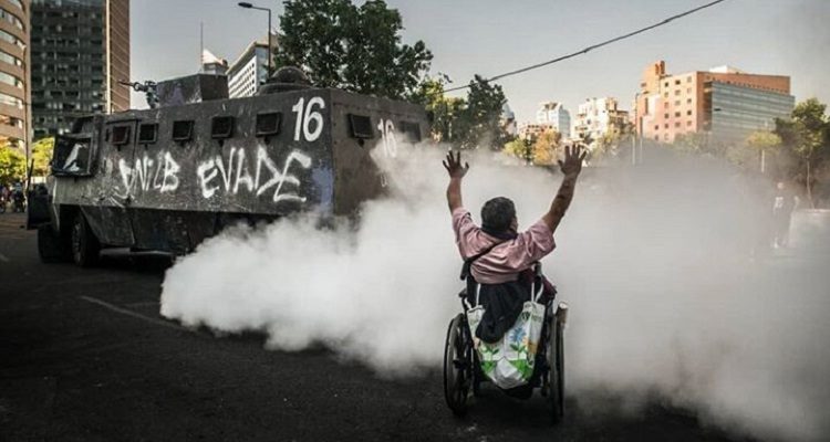 En silla de ruedas, foto de Nicole Kramm (c)