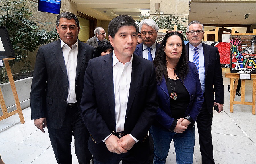 Manuel Monsalve y bancada del PS | ARCHIVO | Agencia UNO