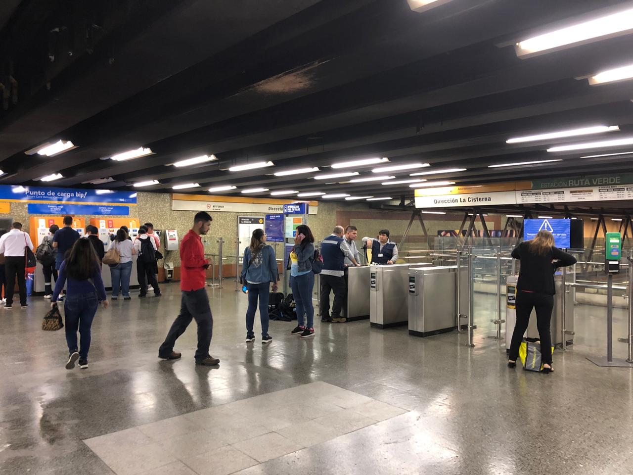 Estación Departamental | Sebastián Vásquez | RBB