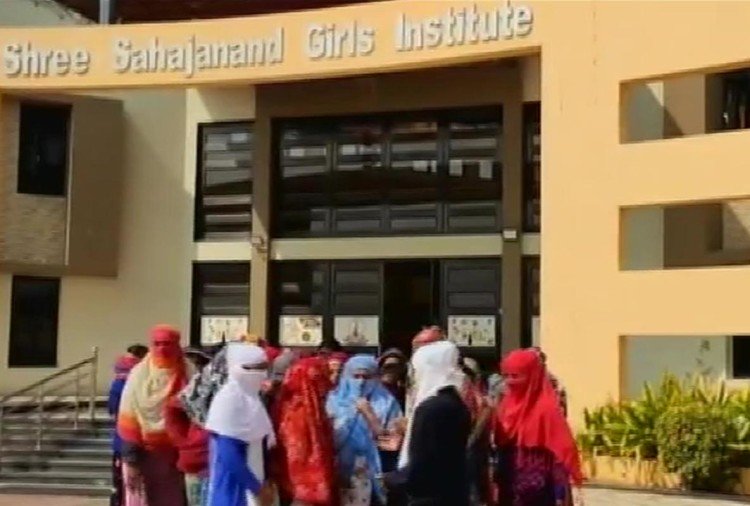 Movilizaciones en el Shree Sahajanand Girls Institute | Twitter