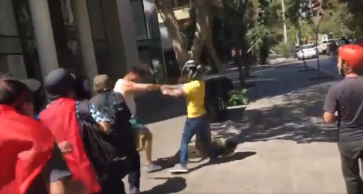 Agresión a Rafael Cavada | Captura de Pantalla | @vagoilustrado