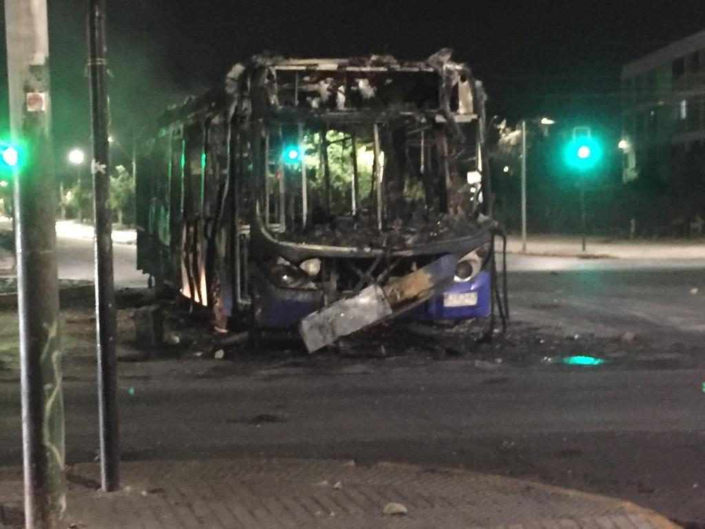 Bus quemado en San Joaquín | Jaime Sepúlveda (RBB)