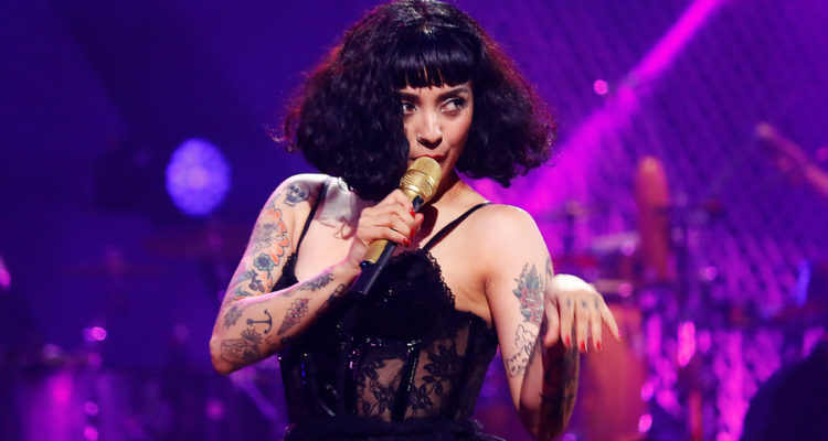 Mon Laferte realizará hoy concierto por youtube