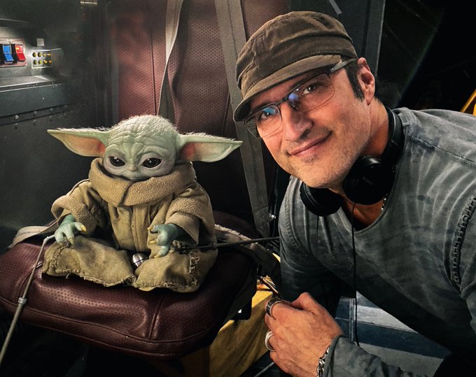 Baby Yoda y Robert Rodríguez | Twitter