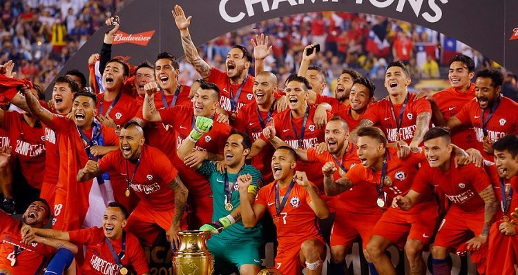 Con uno solo de la 'generación dorada': Alberto Quintano sorprendió al armar su 11 ideal de La Roja
