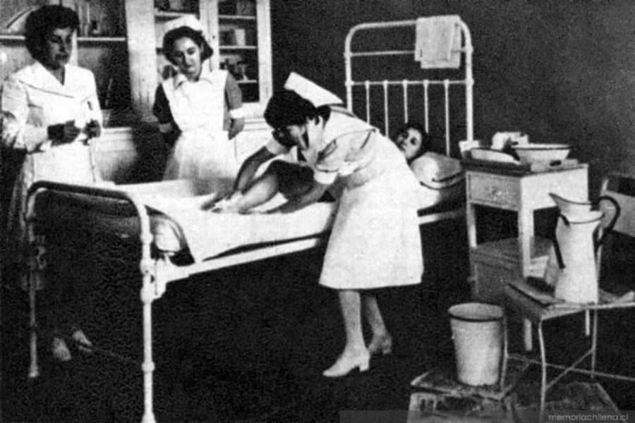 Enfermeras en plena Gripe asiática en Chile | Memoria Chilena