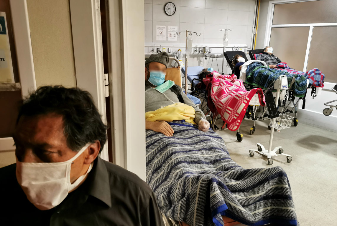 Urgencia respiratoria del Hospital Barros Lucos, que atiende a usuarios del sector sur de Santiago. Foto: Mario Dávila | Agencia UNO