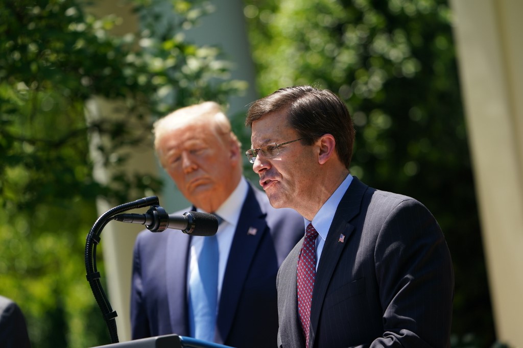 Donald Trump y Mark Esper | ARCHIVO | AFP