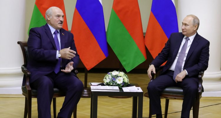 Alexander Lukashenko y Vladimir Putin | Agence France-Presse