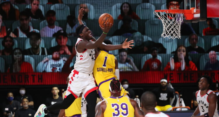 Los Raptors vencieron a los Lakers en jornada en la que Leonard no siguió habitual protesta de BLM