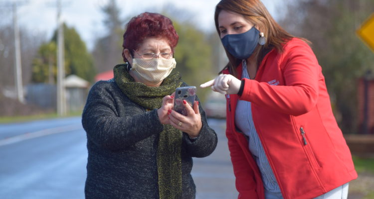 A la izquierda, Rosa Basoalto | Cedida