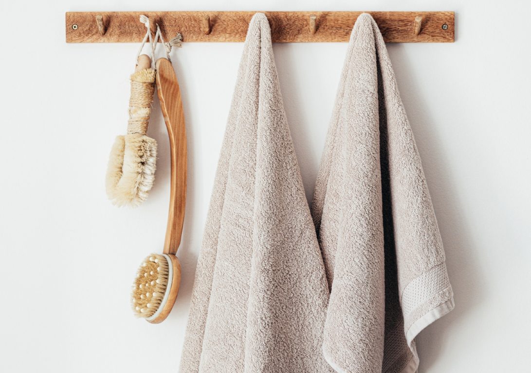 ¿A cada cuánto debemos lavar las toallas? Expertos entregan recomendaciones