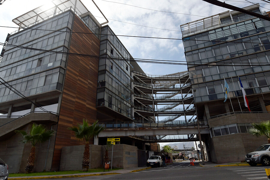 Frontis de la Municipalidad de Iquique | 	Cristian Vivero | Agencia UNO