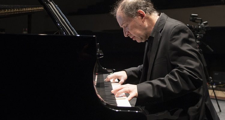 Luis Alberto Latorre, foto de Patricio Melo (c)