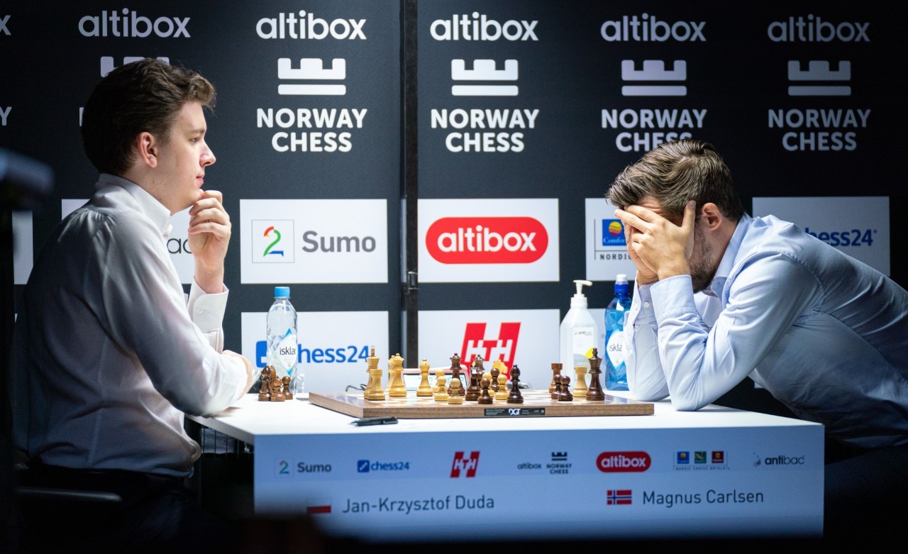 Magnus Carlsen Perde Depois de 125 Partidas de Invencibilidade