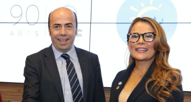 En 2017, Barriga firmó un convenio con el contralor Jorge Bermúdez | Municipalidad de Maipú