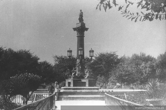 Fuente de la Plaza Independencia de Concepción (1906)