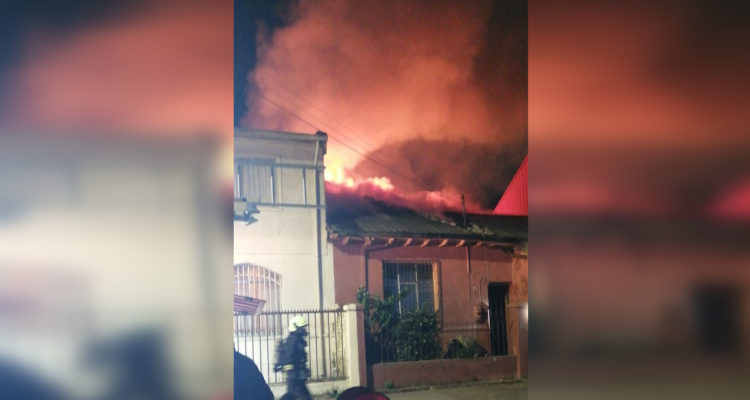 incendio-afecta-a-casa-en-plaza-cruz-de-concepcion-e1601945297693-750x400.jpg