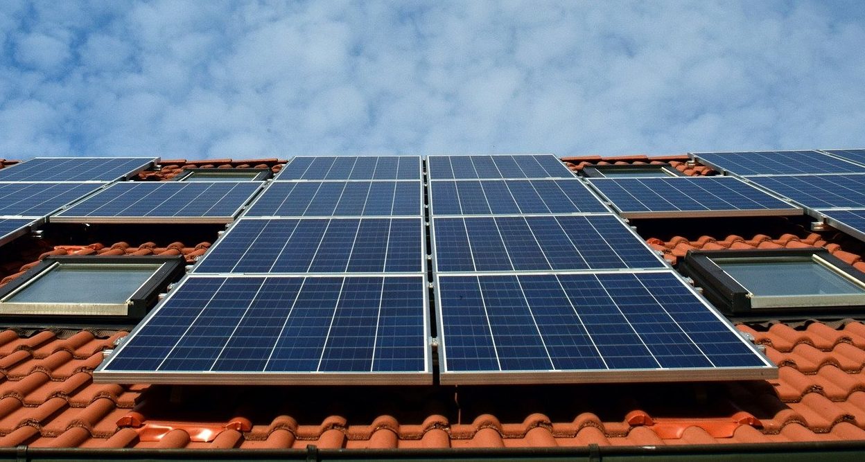 Qué es y cómo funciona una casa solar? Opción promete grandes ahorros en  electricidad | Especial | BioBioChile