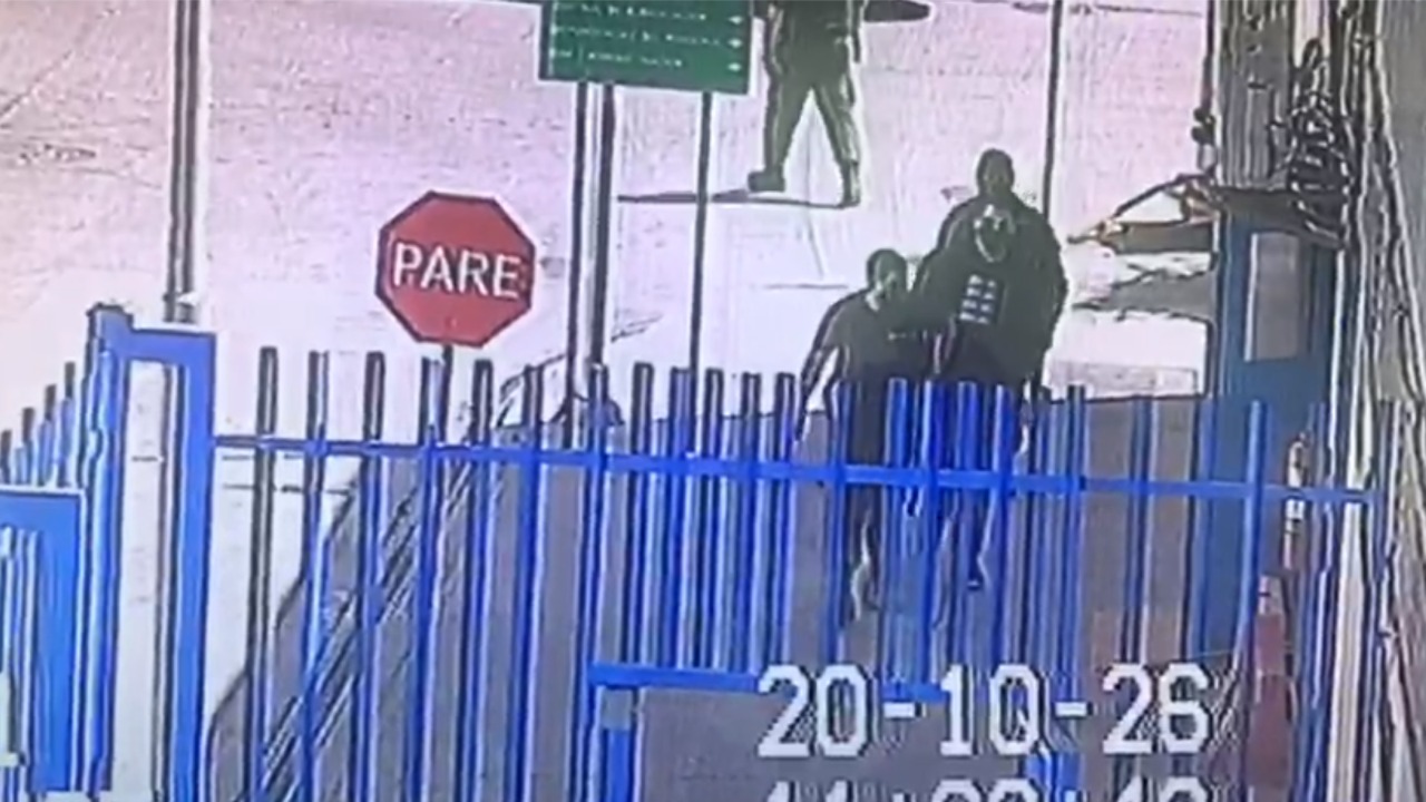 Nano Calderón saliendo de  Santiago 1