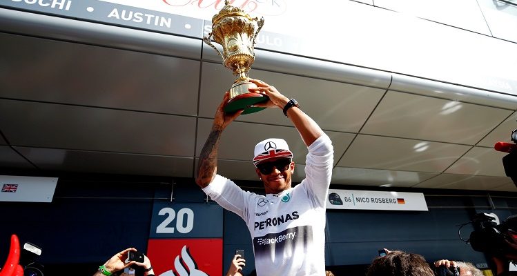 Mercedes / Oficial