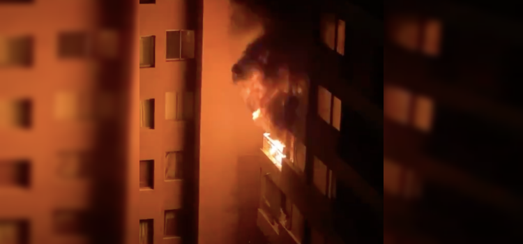 incendio-destruyo-tres-departamentos-en-edificio-capitalino-adulto-mayor-resulto-con-quemaduras.png