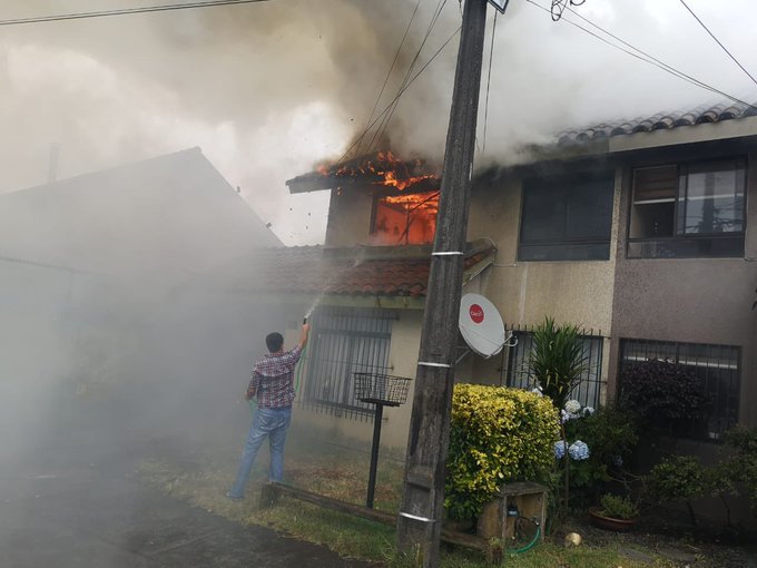 incendio-afecta-a-vivienda-en-san-pedro-de-la-paz.jpg