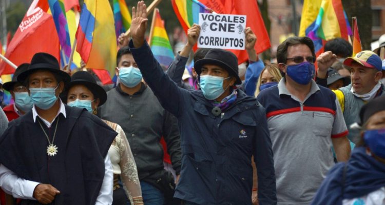 Yaku Perez, al centro | Rodrigo Buendía | AFP