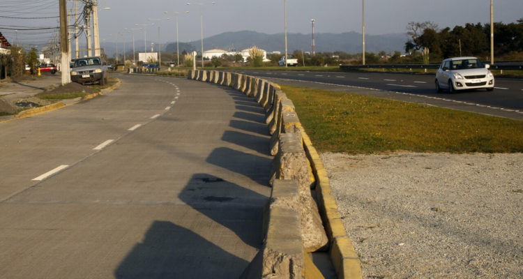 Costanera de Hualpén. Al fondo, instalaciones de Essbio | ARCHIVO | Agencia UNO