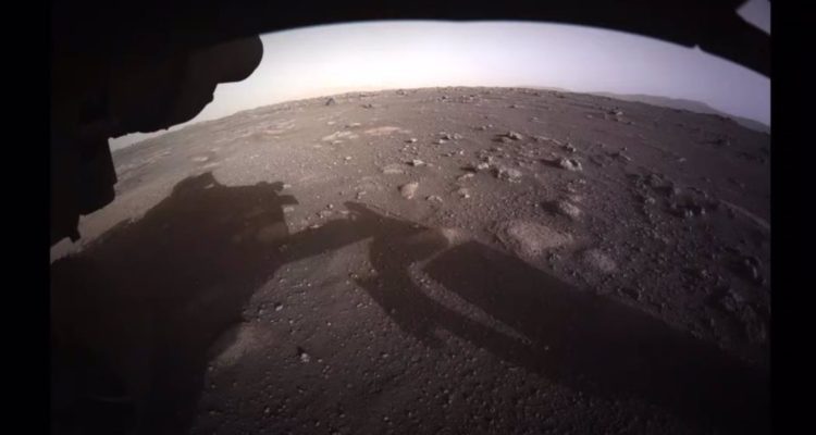 Primera imagen en color desde Marte enviada por Perseverance | NASA
