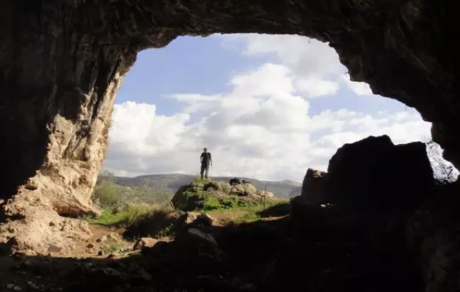 Acceso a la cueva de Shukbah | Amos Frumkin 