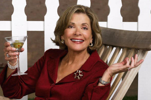 Jessica Walter como Lucille Bluth en Arrested Development
