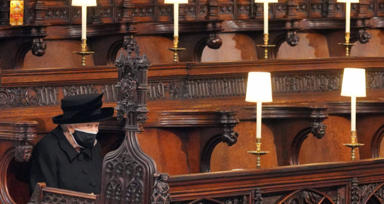 Pool | AFP | Reina Isabel II en el funeral de su esposo, el príncipe Felipe 