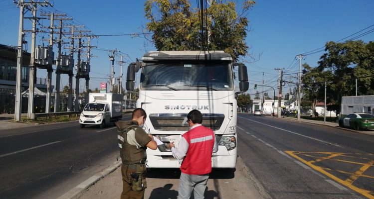 El camión robado afuera de una unidad policial | Christian Borcoski | RBB