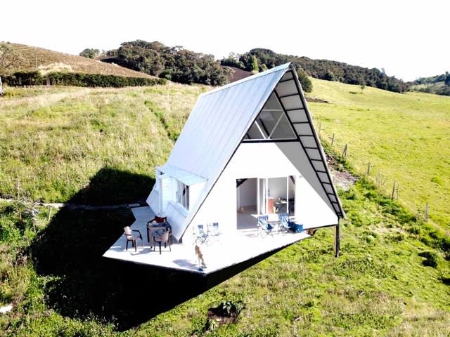 El arquitecto chileno que construye casas sostenibles para quienes no  tienen hogar en Nueva Zelanda | Sociedad | BioBioChile