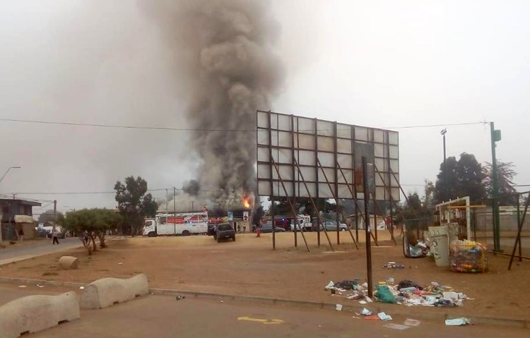Incendio de supermercado en Loncura en Quintero