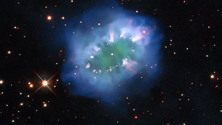 Nueva imagen de la Nebulosa del Collar | ESA | Hubble