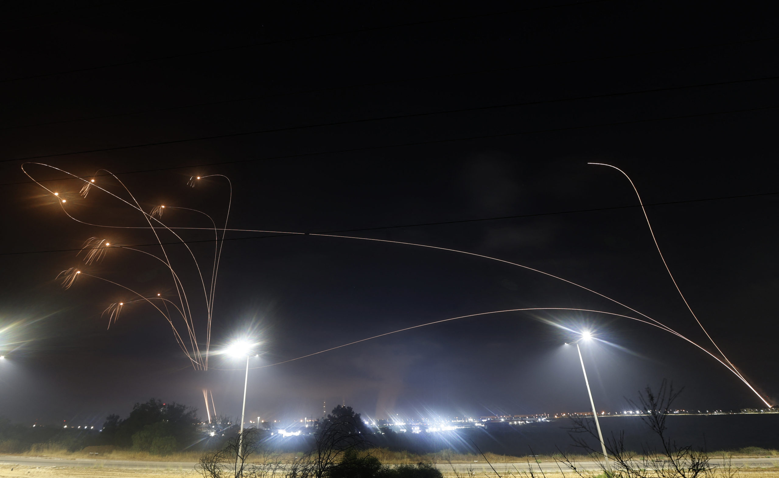 El “Domo de Hierro” de Israel repeliendo misiles lanzados desde Gaza. | Agence France-Presse